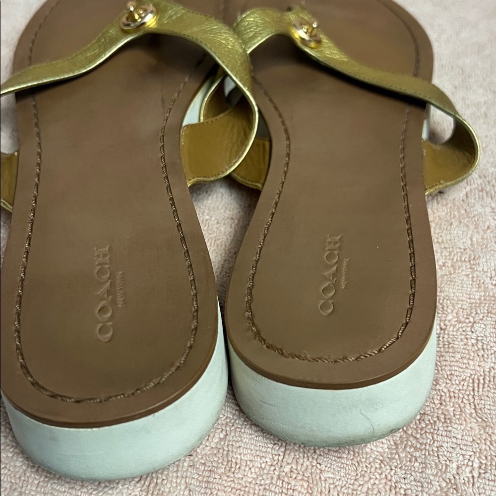 Coach Shelly A01045 gold tone, thong slipper size 11 B - Picture 5 of 16